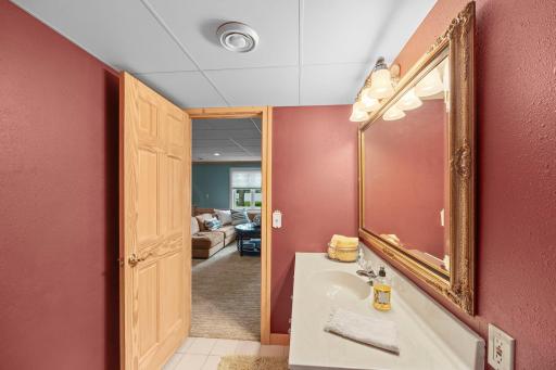 830 Lakewood Drive SW, Hutchinson, MN 55350
