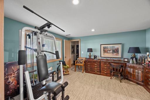830 Lakewood Drive SW, Hutchinson, MN 55350