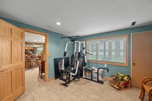 830 Lakewood Drive SW, Hutchinson, MN 55350