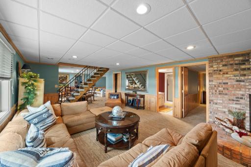 830 Lakewood Drive SW, Hutchinson, MN 55350
