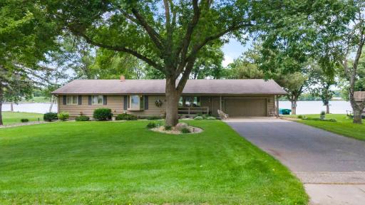 830 Lakewood Drive SW, Hutchinson, MN 55350
