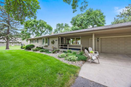 830 Lakewood Drive SW, Hutchinson, MN 55350