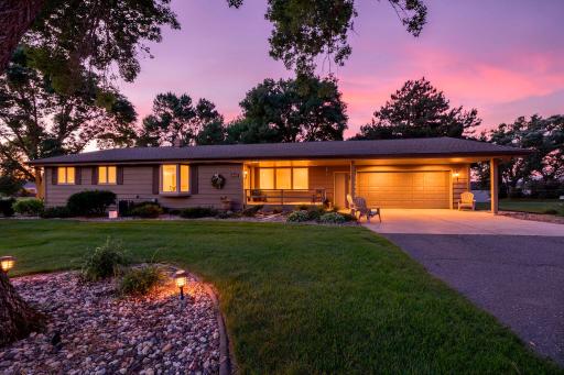 830 Lakewood Drive SW, Hutchinson, MN 55350