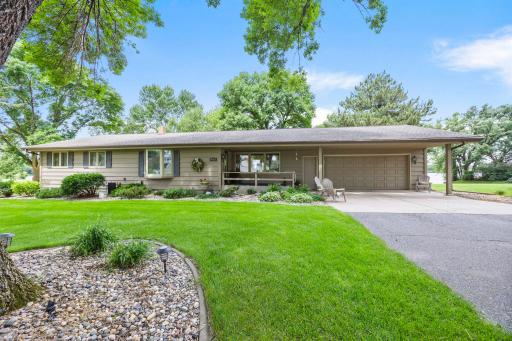 830 Lakewood Drive SW, Hutchinson, MN 55350