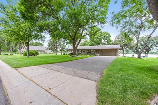 830 Lakewood Drive SW, Hutchinson, MN 55350