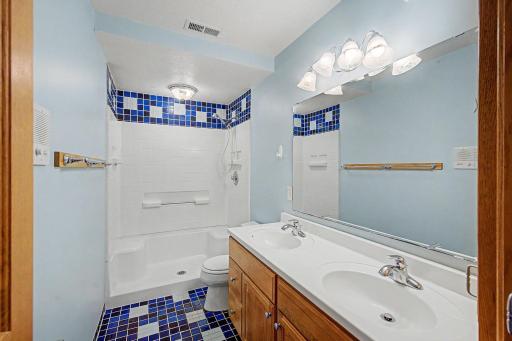 12225 60th Place N, Minneapolis, MN 55442
