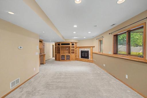 12225 60th Place N, Minneapolis, MN 55442