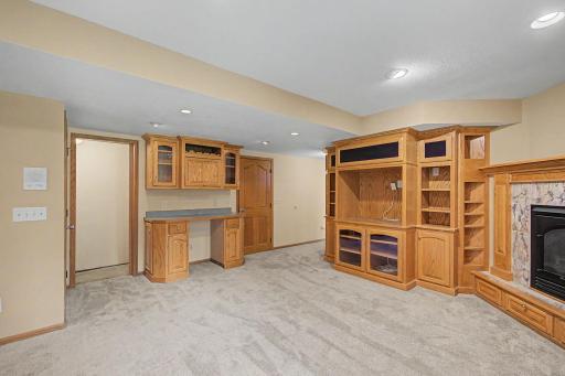 12225 60th Place N, Minneapolis, MN 55442