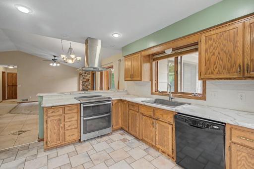 12225 60th Place N, Minneapolis, MN 55442