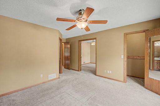 12225 60th Place N, Minneapolis, MN 55442