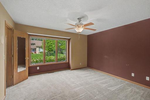 12225 60th Place N, Minneapolis, MN 55442