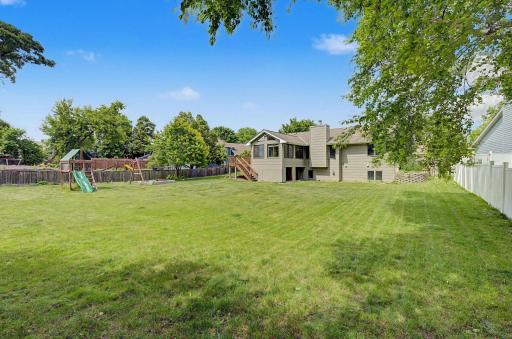 12225 60th Place N, Minneapolis, MN 55442