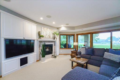 17812 Bearpath Trail, Eden Prairie, MN 55347