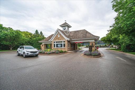 17812 Bearpath Trail, Eden Prairie, MN 55347