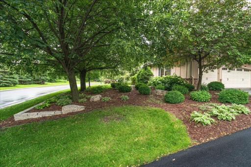 17812 Bearpath Trail, Eden Prairie, MN 55347
