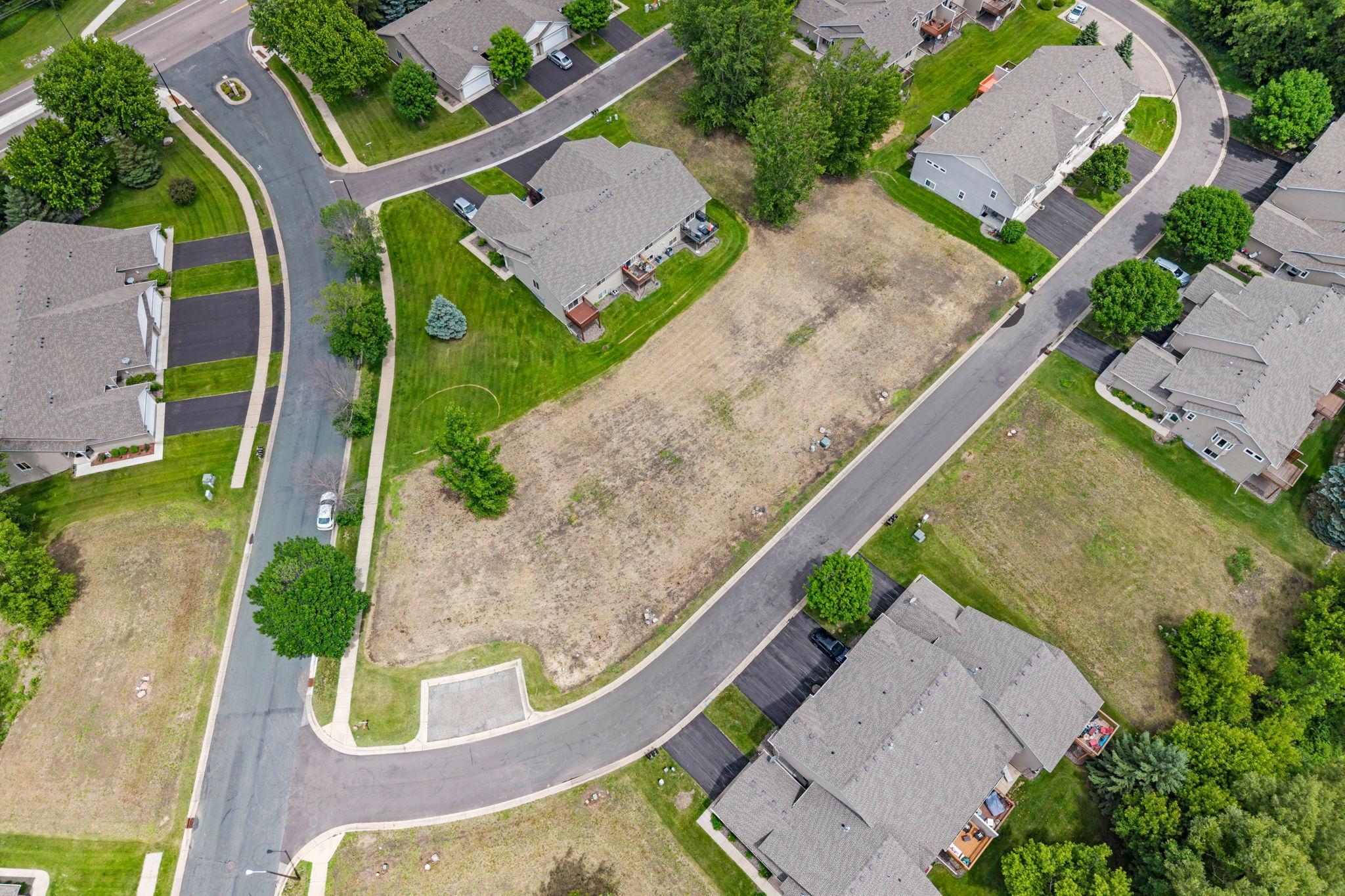 19-web-or-mls-7624 Red Fox Terrace-19.jpg