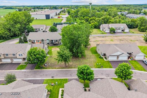 13-web-or-mls-7624 Red Fox Terrace-13.jpg