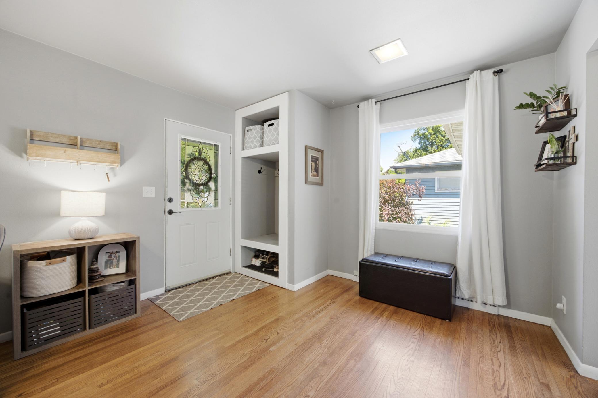 Entryway/Optional Dining Area