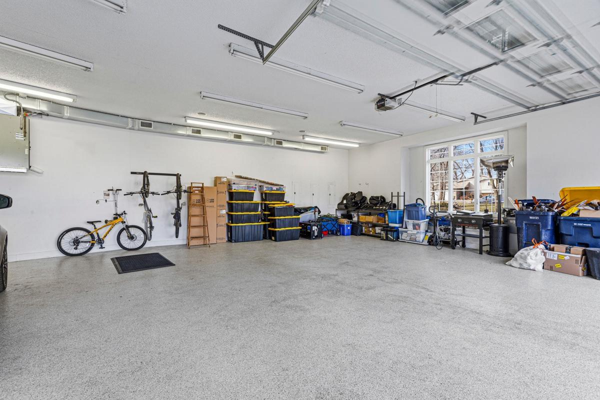 Garage.