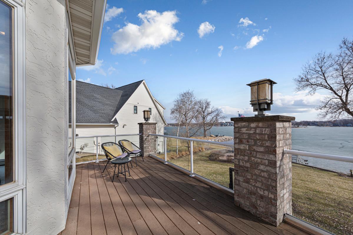 Deck.