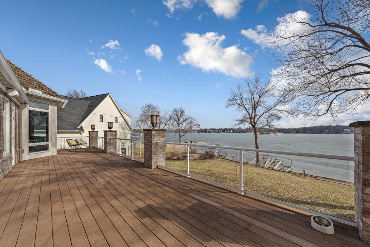 Deck.