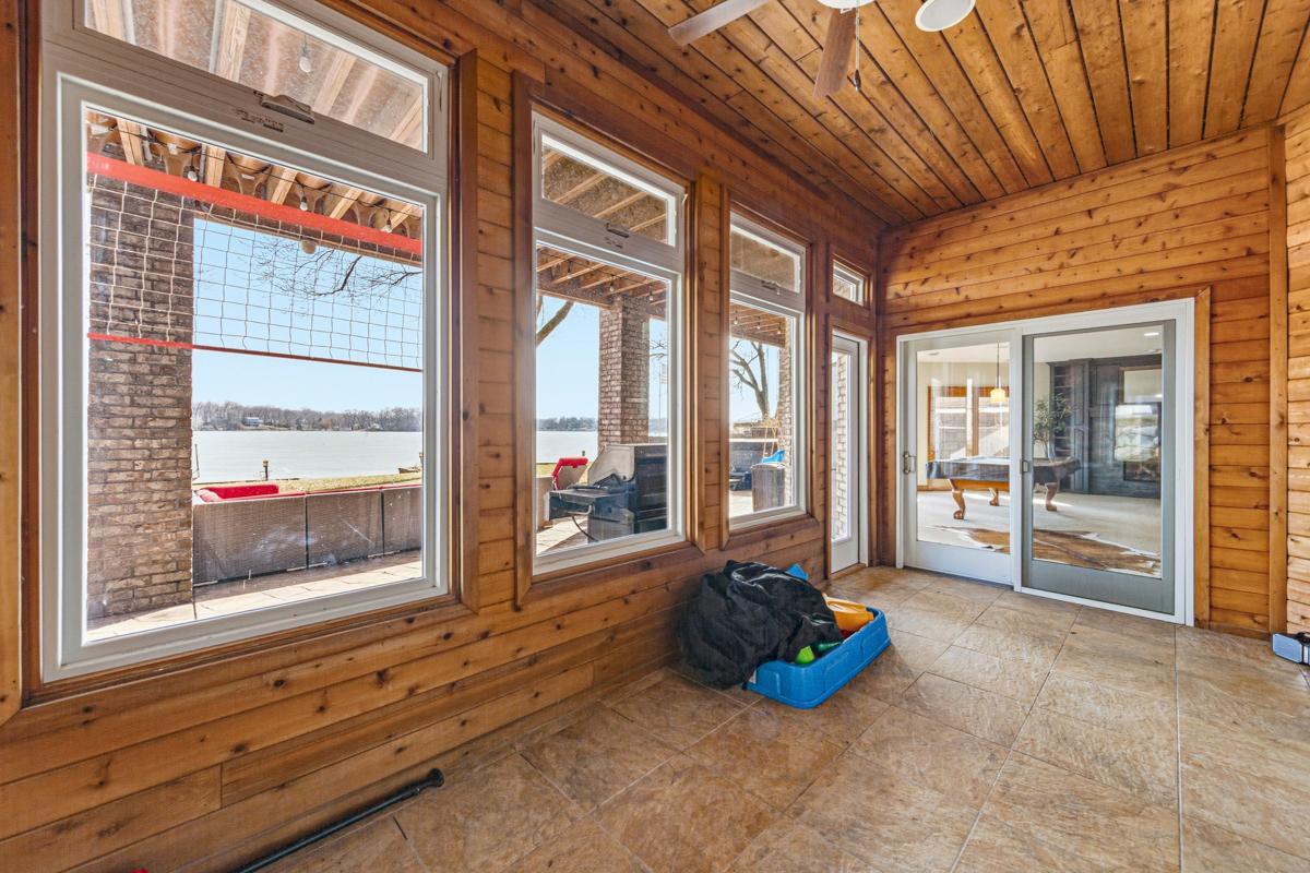 101 Porch_lower.jpg