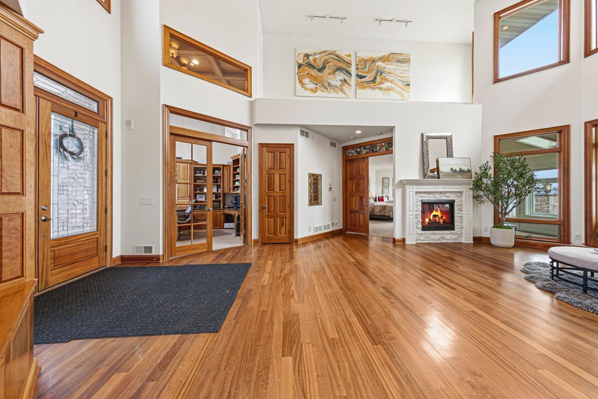 Foyer.
