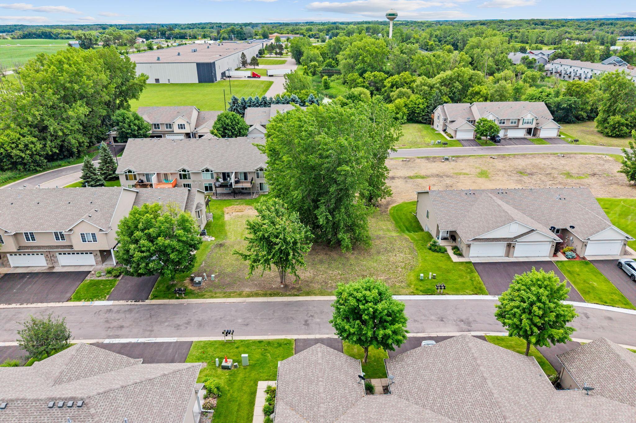 13-web-or-mls-7624 Red Fox Terrace-13.jpg