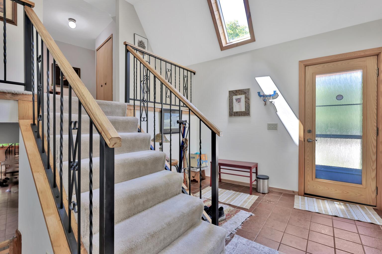 Spacious tiled entry