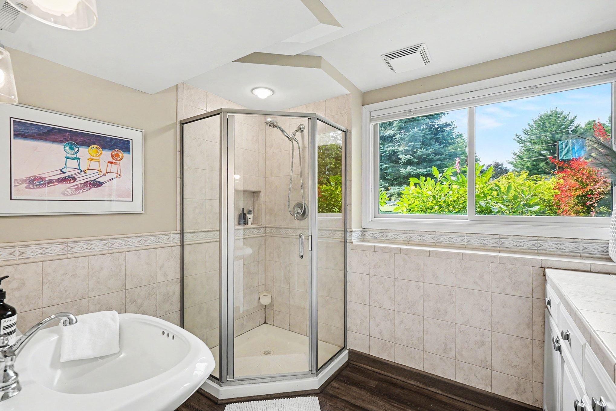 Third bathroom: Mid-level