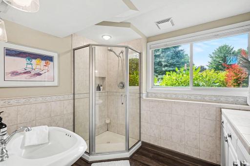 Third bathroom: Mid-level