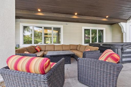 2350 Cherrywood Road, Minnetonka, MN 55305