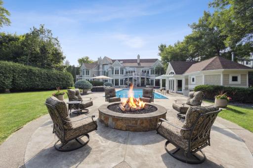 2350 Cherrywood Road, Minnetonka, MN 55305