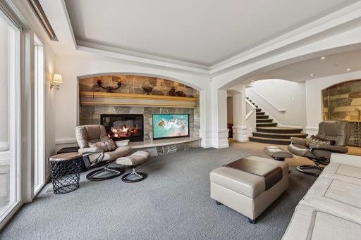 2350 Cherrywood Road, Minnetonka, MN 55305
