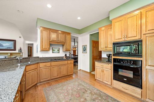 16025 48th Avenue N, Plymouth, MN 55446