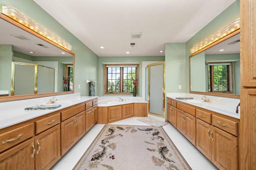16025 48th Avenue N, Plymouth, MN 55446