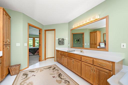 16025 48th Avenue N, Plymouth, MN 55446