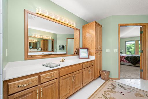 16025 48th Avenue N, Plymouth, MN 55446