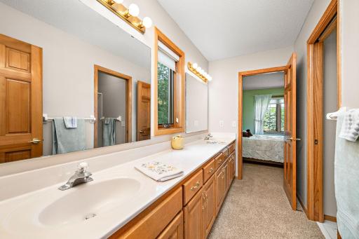 16025 48th Avenue N, Plymouth, MN 55446