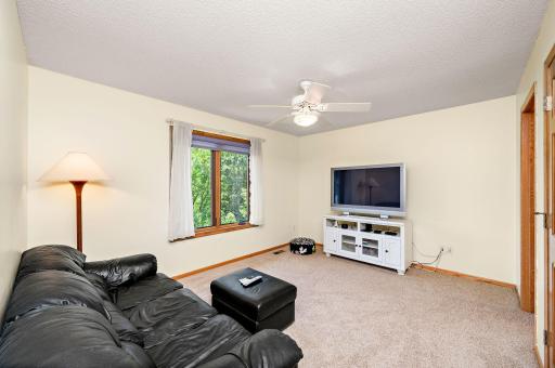 16025 48th Avenue N, Plymouth, MN 55446