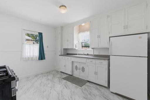 1877 Lacrosse Avenue, Saint Paul, MN 55119