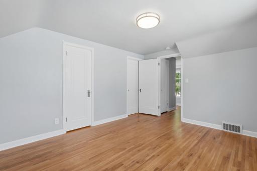 1877 Lacrosse Avenue, Saint Paul, MN 55119