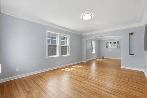 1877 Lacrosse Avenue, Saint Paul, MN 55119
