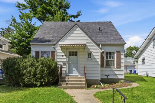 1877 Lacrosse Avenue, Saint Paul, MN 55119