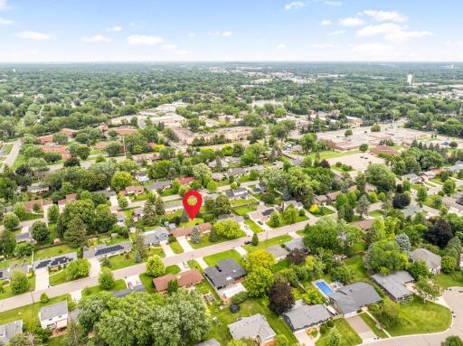Centrally located with easy access to all local amenities.