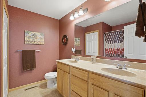 9624 Scott Lane N, Minneapolis, MN 55443