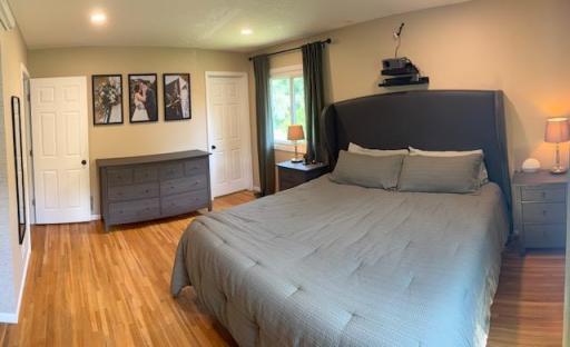 3317 Red Oak Circle S, Burnsville, MN 55337