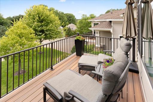 70 Lake Riley Trail, Chanhassen, MN 55317