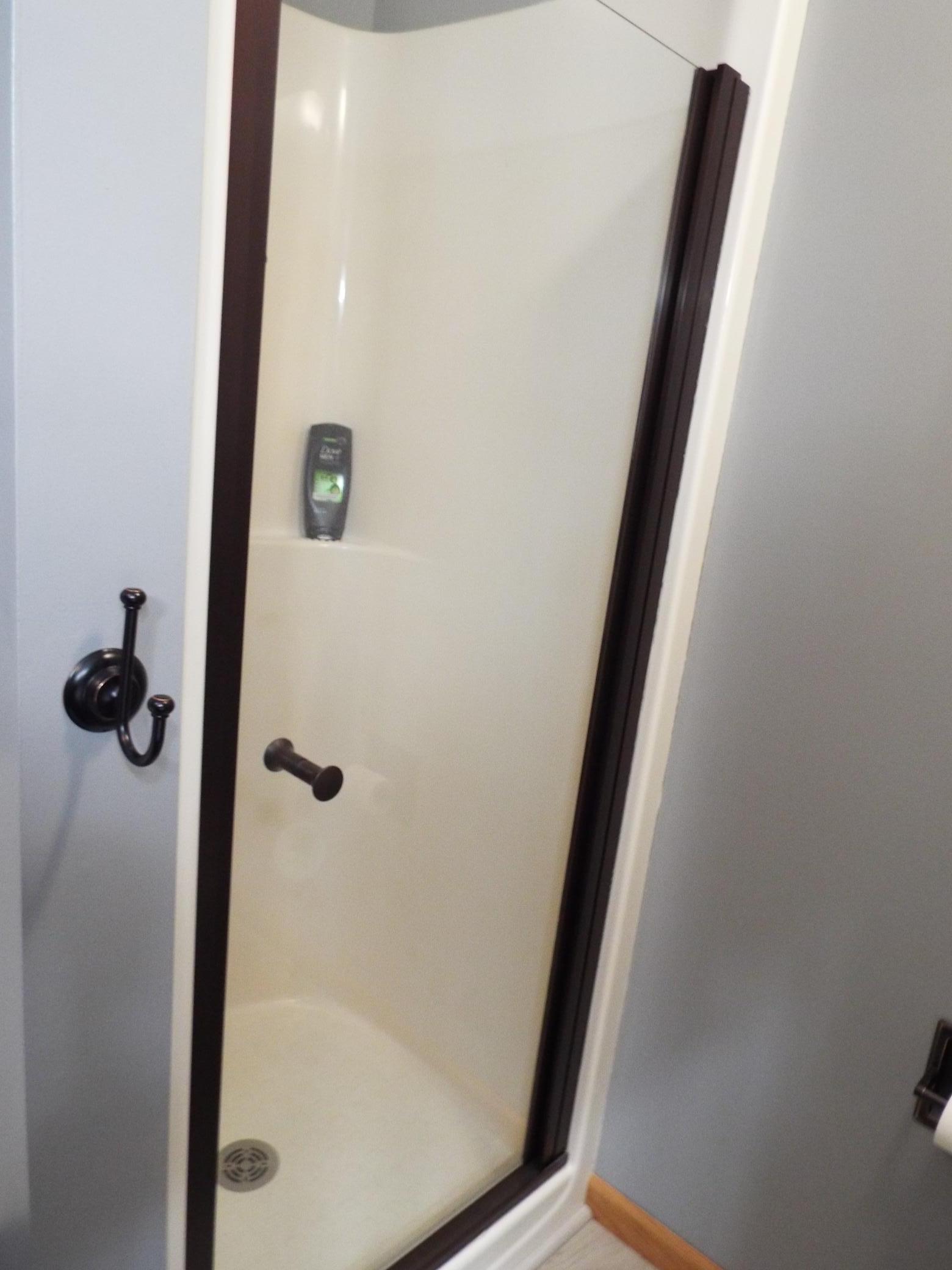 New shower glass and faucets