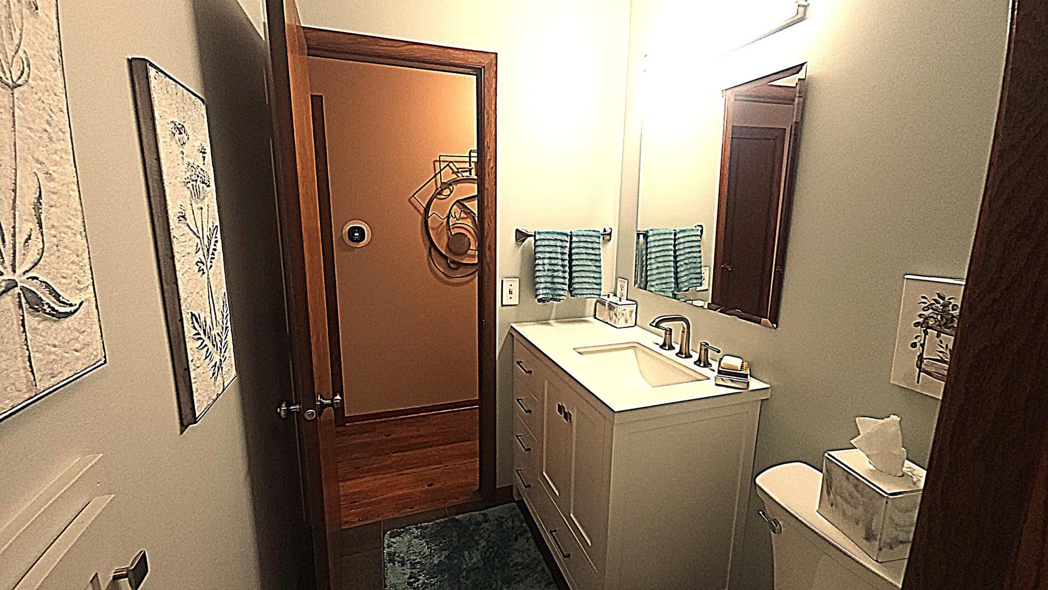 full bath.JPG